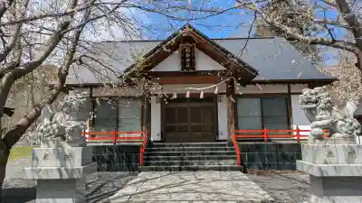 明和神社の{uncategorized: "未分類", other: "その他", undefined: "問題あり", building: "その他建物", grave: "お墓", sacred_gate: "鳥居", guardian: "狛犬", statue: "像", buddha: "仏像", history: "歴史", nature: "自然", garden: "庭園", animal: "動物", pagoda: "塔", temizu: "手水舎", mountain_gate: "山門・神門", sanctuary: "本殿・本堂", subordinate: "末社・摂社", art: "芸術", scenery: "景色", jizo: "地蔵", ema: "絵馬", goshuin: "御朱印", omikuji: "おみくじ", items: "授与品その他", amulet: "お守り", goshuincho: "御朱印帳", eats: "食事", festival: "お祭り", votive_dance: "神楽", shichigosan: "七五三参", wedding: "結婚式", experience: "体験その他", initially: "初詣", around: "周辺", anti_infection: "感染症対策"}