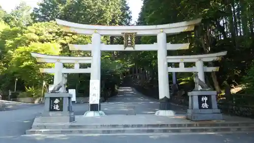 三峯神社の鳥居