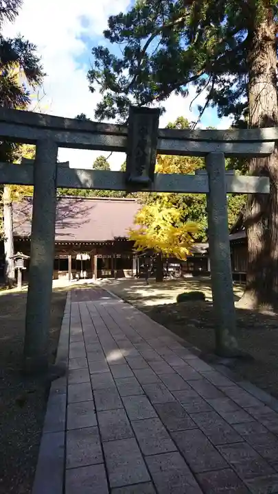 鎮守府八幡宮の鳥居