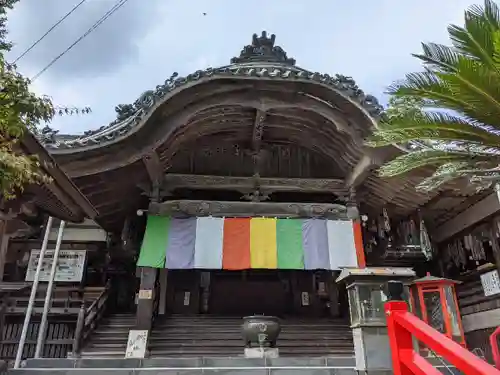 岩水寺の本殿