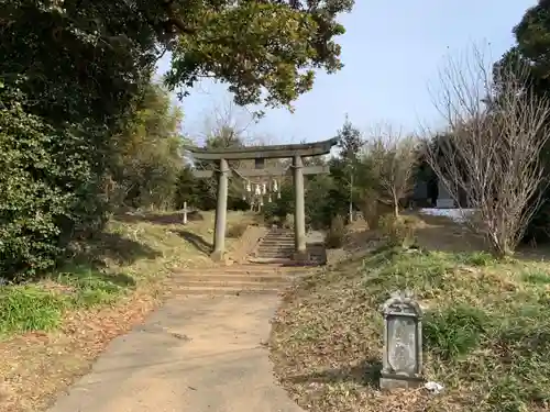 諏訪神社の鳥居