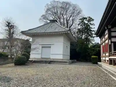 明照寺の{uncategorized: "未分類", other: "その他", undefined: "問題あり", building: "その他建物", grave: "お墓", sacred_gate: "鳥居", guardian: "狛犬", statue: "像", buddha: "仏像", history: "歴史", nature: "自然", garden: "庭園", animal: "動物", pagoda: "塔", temizu: "手水舎", mountain_gate: "山門・神門", sanctuary: "本殿・本堂", subordinate: "末社・摂社", art: "芸術", scenery: "景色", jizo: "地蔵", ema: "絵馬", goshuin: "御朱印", omikuji: "おみくじ", items: "授与品その他", amulet: "お守り", goshuincho: "御朱印帳", eats: "食事", festival: "お祭り", votive_dance: "神楽", shichigosan: "七五三参", wedding: "結婚式", experience: "体験その他", initially: "初詣", around: "周辺", anti_infection: "感染症対策"}