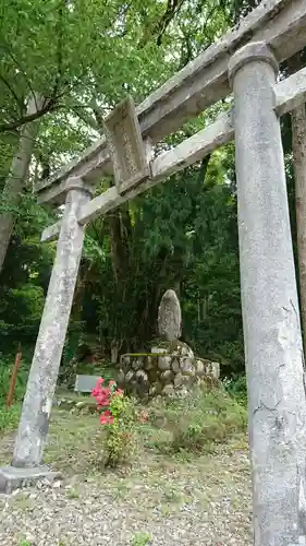 白山神社(下打波)の鳥居