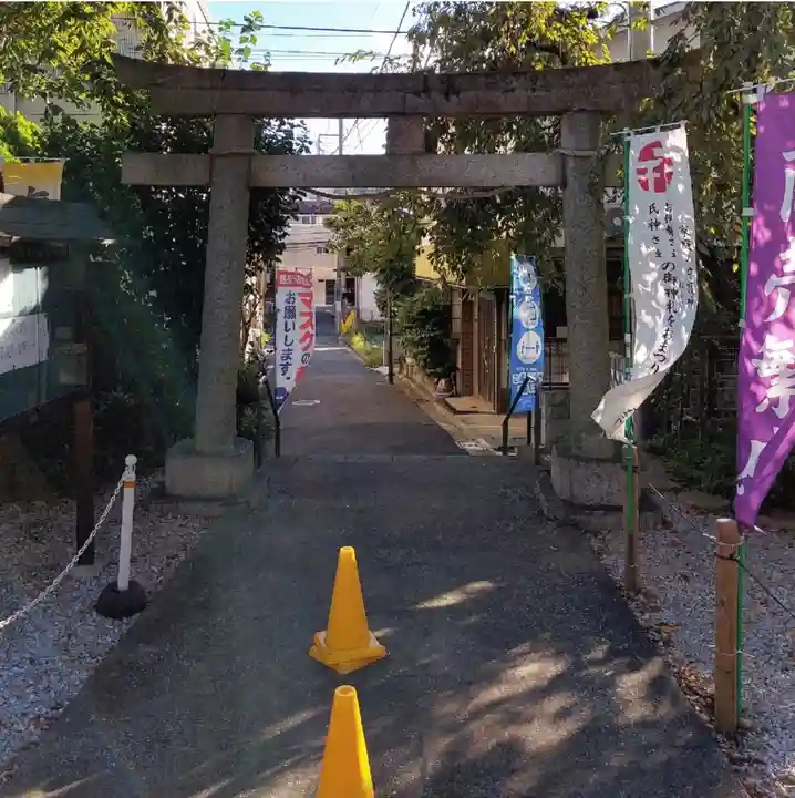 烏森稲荷神社の鳥居
