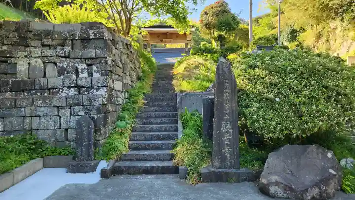 観音寺の{uncategorized: "未分類", other: "その他", undefined: "問題あり", building: "その他建物", grave: "お墓", sacred_gate: "鳥居", guardian: "狛犬", statue: "像", buddha: "仏像", history: "歴史", nature: "自然", garden: "庭園", animal: "動物", pagoda: "塔", temizu: "手水舎", mountain_gate: "山門・神門", sanctuary: "本殿・本堂", subordinate: "末社・摂社", art: "芸術", scenery: "景色", jizo: "地蔵", ema: "絵馬", goshuin: "御朱印", omikuji: "おみくじ", items: "授与品その他", amulet: "お守り", goshuincho: "御朱印帳", eats: "食事", festival: "お祭り", votive_dance: "神楽", shichigosan: "七五三参", wedding: "結婚式", experience: "体験その他", initially: "初詣", around: "周辺", anti_infection: "感染症対策"}