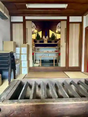 宝禄稲荷神社の{uncategorized: "未分類", other: "その他", undefined: "問題あり", building: "その他建物", grave: "お墓", sacred_gate: "鳥居", guardian: "狛犬", statue: "像", buddha: "仏像", history: "歴史", nature: "自然", garden: "庭園", animal: "動物", pagoda: "塔", temizu: "手水舎", mountain_gate: "山門・神門", sanctuary: "本殿・本堂", subordinate: "末社・摂社", art: "芸術", scenery: "景色", jizo: "地蔵", ema: "絵馬", goshuin: "御朱印", omikuji: "おみくじ", items: "授与品その他", amulet: "お守り", goshuincho: "御朱印帳", eats: "食事", festival: "お祭り", votive_dance: "神楽", shichigosan: "七五三参", wedding: "結婚式", experience: "体験その他", initially: "初詣", around: "周辺", anti_infection: "感染症対策"}