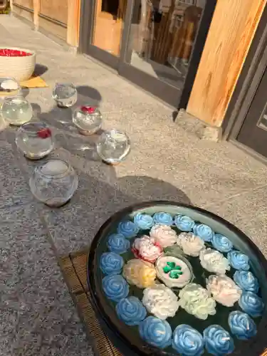 駒込妙義神社の{uncategorized: "未分類", other: "その他", undefined: "問題あり", building: "その他建物", grave: "お墓", sacred_gate: "鳥居", guardian: "狛犬", statue: "像", buddha: "仏像", history: "歴史", nature: "自然", garden: "庭園", animal: "動物", pagoda: "塔", temizu: "手水舎", mountain_gate: "山門・神門", sanctuary: "本殿・本堂", subordinate: "末社・摂社", art: "芸術", scenery: "景色", jizo: "地蔵", ema: "絵馬", goshuin: "御朱印", omikuji: "おみくじ", items: "授与品その他", amulet: "お守り", goshuincho: "御朱印帳", eats: "食事", festival: "お祭り", votive_dance: "神楽", shichigosan: "七五三参", wedding: "結婚式", experience: "体験その他", initially: "初詣", around: "周辺", anti_infection: "感染症対策"}