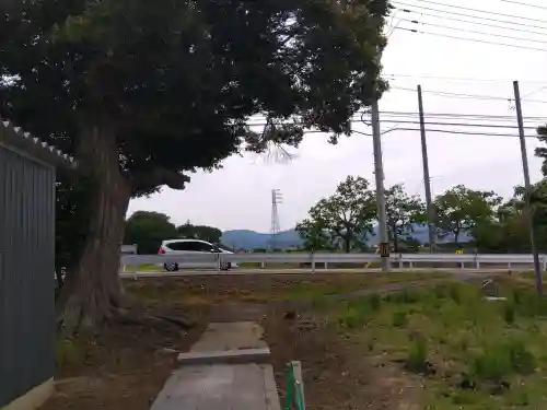 比咩神社の{uncategorized: "未分類", other: "その他", undefined: "問題あり", building: "その他建物", grave: "お墓", sacred_gate: "鳥居", guardian: "狛犬", statue: "像", buddha: "仏像", history: "歴史", nature: "自然", garden: "庭園", animal: "動物", pagoda: "塔", temizu: "手水舎", mountain_gate: "山門・神門", sanctuary: "本殿・本堂", subordinate: "末社・摂社", art: "芸術", scenery: "景色", jizo: "地蔵", ema: "絵馬", goshuin: "御朱印", omikuji: "おみくじ", items: "授与品その他", amulet: "お守り", goshuincho: "御朱印帳", eats: "食事", festival: "お祭り", votive_dance: "神楽", shichigosan: "七五三参", wedding: "結婚式", experience: "体験その他", initially: "初詣", around: "周辺", anti_infection: "感染症対策"}