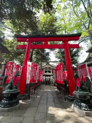 豊川稲荷東京別院の鳥居