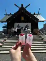 札幌諏訪神社の{uncategorized: "未分類", other: "その他", undefined: "問題あり", building: "その他建物", grave: "お墓", sacred_gate: "鳥居", guardian: "狛犬", statue: "像", buddha: "仏像", history: "歴史", nature: "自然", garden: "庭園", animal: "動物", pagoda: "塔", temizu: "手水舎", mountain_gate: "山門・神門", sanctuary: "本殿・本堂", subordinate: "末社・摂社", art: "芸術", scenery: "景色", jizo: "地蔵", ema: "絵馬", goshuin: "御朱印", omikuji: "おみくじ", items: "授与品その他", amulet: "お守り", goshuincho: "御朱印帳", eats: "食事", festival: "お祭り", votive_dance: "神楽", shichigosan: "七五三参", wedding: "結婚式", experience: "体験その他", initially: "初詣", around: "周辺", anti_infection: "感染症対策"}