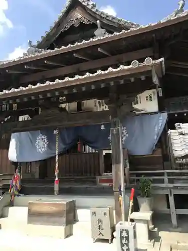 泰山寺の本殿