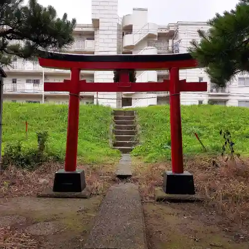 船島稲荷大明神の鳥居