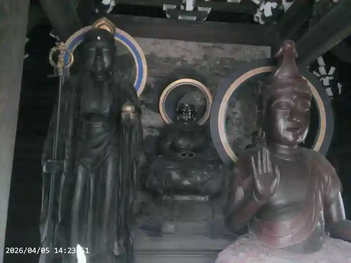 輪王寺両大師堂(寛永寺輪王殿)の{uncategorized: "未分類", other: "その他", undefined: "問題あり", building: "その他建物", grave: "お墓", sacred_gate: "鳥居", guardian: "狛犬", statue: "像", buddha: "仏像", history: "歴史", nature: "自然", garden: "庭園", animal: "動物", pagoda: "塔", temizu: "手水舎", mountain_gate: "山門・神門", sanctuary: "本殿・本堂", subordinate: "末社・摂社", art: "芸術", scenery: "景色", jizo: "地蔵", ema: "絵馬", goshuin: "御朱印", omikuji: "おみくじ", items: "授与品その他", amulet: "お守り", goshuincho: "御朱印帳", eats: "食事", festival: "お祭り", votive_dance: "神楽", shichigosan: "七五三参", wedding: "結婚式", experience: "体験その他", initially: "初詣", around: "周辺", anti_infection: "感染症対策"}