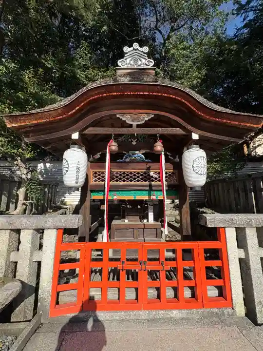 賀茂御祖神社(下鴨神社)の{uncategorized: "未分類", other: "その他", undefined: "問題あり", building: "その他建物", grave: "お墓", sacred_gate: "鳥居", guardian: "狛犬", statue: "像", buddha: "仏像", history: "歴史", nature: "自然", garden: "庭園", animal: "動物", pagoda: "塔", temizu: "手水舎", mountain_gate: "山門・神門", sanctuary: "本殿・本堂", subordinate: "末社・摂社", art: "芸術", scenery: "景色", jizo: "地蔵", ema: "絵馬", goshuin: "御朱印", omikuji: "おみくじ", items: "授与品その他", amulet: "お守り", goshuincho: "御朱印帳", eats: "食事", festival: "お祭り", votive_dance: "神楽", shichigosan: "七五三参", wedding: "結婚式", experience: "体験その他", initially: "初詣", around: "周辺", anti_infection: "感染症対策"}