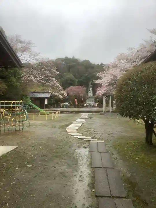 渭信寺の庭園