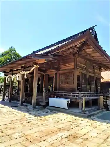 三柱神社の本殿