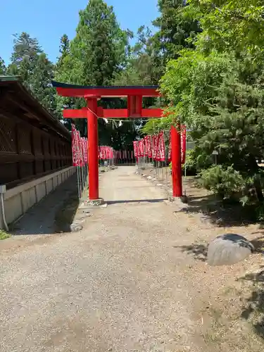 福徳稲荷大明神の鳥居