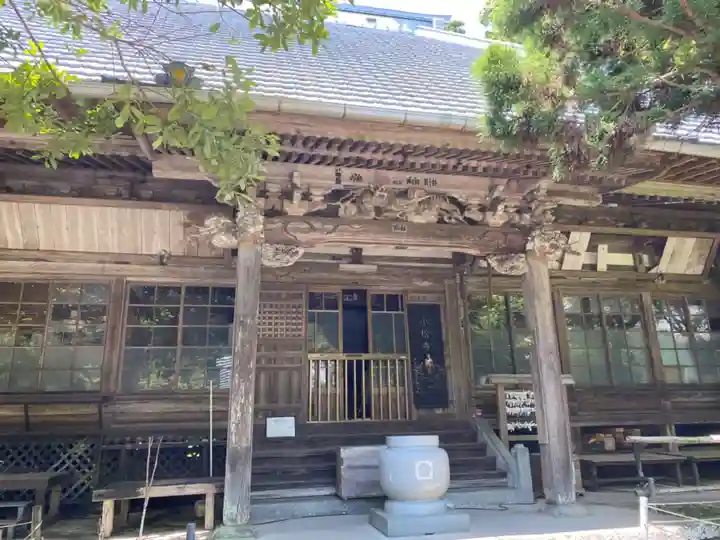 小松寺の本殿・本堂