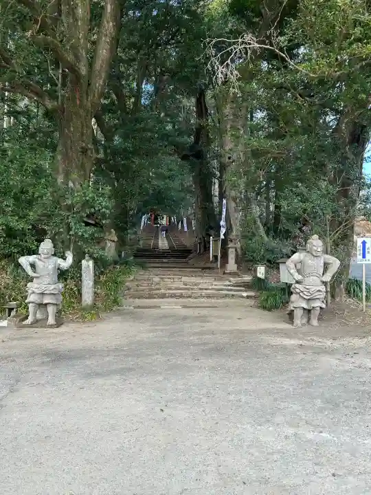 霧島岑神社の{uncategorized: "未分類", other: "その他", undefined: "問題あり", building: "その他建物", grave: "お墓", sacred_gate: "鳥居", guardian: "狛犬", statue: "像", buddha: "仏像", history: "歴史", nature: "自然", garden: "庭園", animal: "動物", pagoda: "塔", temizu: "手水舎", mountain_gate: "山門・神門", sanctuary: "本殿・本堂", subordinate: "末社・摂社", art: "芸術", scenery: "景色", jizo: "地蔵", ema: "絵馬", goshuin: "御朱印", omikuji: "おみくじ", items: "授与品その他", amulet: "お守り", goshuincho: "御朱印帳", eats: "食事", festival: "お祭り", votive_dance: "神楽", shichigosan: "七五三参", wedding: "結婚式", experience: "体験その他", initially: "初詣", around: "周辺", anti_infection: "感染症対策"}