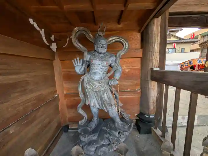 阿弥陀寺の{uncategorized: "未分類", other: "その他", undefined: "問題あり", building: "その他建物", grave: "お墓", sacred_gate: "鳥居", guardian: "狛犬", statue: "像", buddha: "仏像", history: "歴史", nature: "自然", garden: "庭園", animal: "動物", pagoda: "塔", temizu: "手水舎", mountain_gate: "山門・神門", sanctuary: "本殿・本堂", subordinate: "末社・摂社", art: "芸術", scenery: "景色", jizo: "地蔵", ema: "絵馬", goshuin: "御朱印", omikuji: "おみくじ", items: "授与品その他", amulet: "お守り", goshuincho: "御朱印帳", eats: "食事", festival: "お祭り", votive_dance: "神楽", shichigosan: "七五三参", wedding: "結婚式", experience: "体験その他", initially: "初詣", around: "周辺", anti_infection: "感染症対策"}