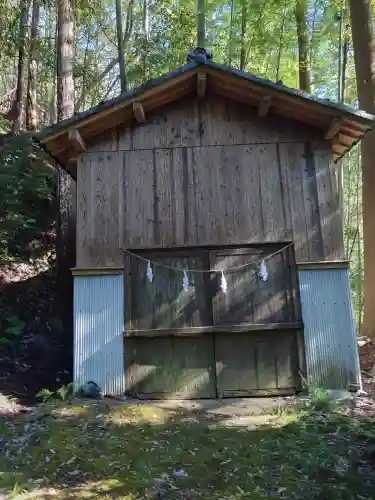 天津神社の{uncategorized: "未分類", other: "その他", undefined: "問題あり", building: "その他建物", grave: "お墓", sacred_gate: "鳥居", guardian: "狛犬", statue: "像", buddha: "仏像", history: "歴史", nature: "自然", garden: "庭園", animal: "動物", pagoda: "塔", temizu: "手水舎", mountain_gate: "山門・神門", sanctuary: "本殿・本堂", subordinate: "末社・摂社", art: "芸術", scenery: "景色", jizo: "地蔵", ema: "絵馬", goshuin: "御朱印", omikuji: "おみくじ", items: "授与品その他", amulet: "お守り", goshuincho: "御朱印帳", eats: "食事", festival: "お祭り", votive_dance: "神楽", shichigosan: "七五三参", wedding: "結婚式", experience: "体験その他", initially: "初詣", around: "周辺", anti_infection: "感染症対策"}
