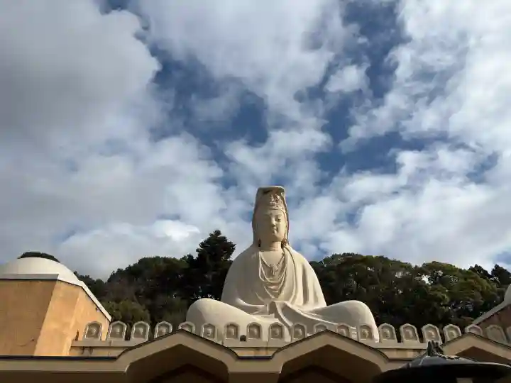 霊山観音の{uncategorized: "未分類", other: "その他", undefined: "問題あり", building: "その他建物", grave: "お墓", sacred_gate: "鳥居", guardian: "狛犬", statue: "像", buddha: "仏像", history: "歴史", nature: "自然", garden: "庭園", animal: "動物", pagoda: "塔", temizu: "手水舎", mountain_gate: "山門・神門", sanctuary: "本殿・本堂", subordinate: "末社・摂社", art: "芸術", scenery: "景色", jizo: "地蔵", ema: "絵馬", goshuin: "御朱印", omikuji: "おみくじ", items: "授与品その他", amulet: "お守り", goshuincho: "御朱印帳", eats: "食事", festival: "お祭り", votive_dance: "神楽", shichigosan: "七五三参", wedding: "結婚式", experience: "体験その他", initially: "初詣", around: "周辺", anti_infection: "感染症対策"}