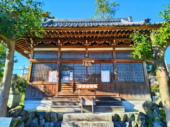 尾津神社(小山)の本殿・本堂