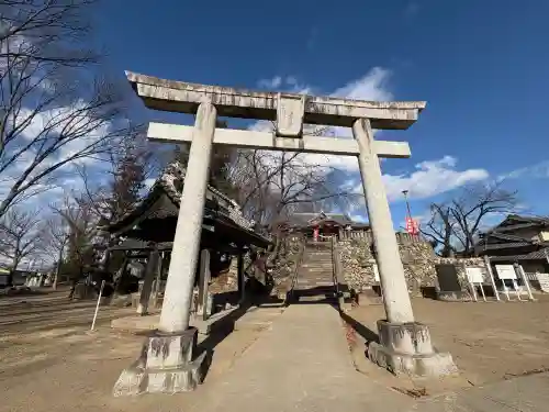 富士浅間神社の{uncategorized: "未分類", other: "その他", undefined: "問題あり", building: "その他建物", grave: "お墓", sacred_gate: "鳥居", guardian: "狛犬", statue: "像", buddha: "仏像", history: "歴史", nature: "自然", garden: "庭園", animal: "動物", pagoda: "塔", temizu: "手水舎", mountain_gate: "山門・神門", sanctuary: "本殿・本堂", subordinate: "末社・摂社", art: "芸術", scenery: "景色", jizo: "地蔵", ema: "絵馬", goshuin: "御朱印", omikuji: "おみくじ", items: "授与品その他", amulet: "お守り", goshuincho: "御朱印帳", eats: "食事", festival: "お祭り", votive_dance: "神楽", shichigosan: "七五三参", wedding: "結婚式", experience: "体験その他", initially: "初詣", around: "周辺", anti_infection: "感染症対策"}