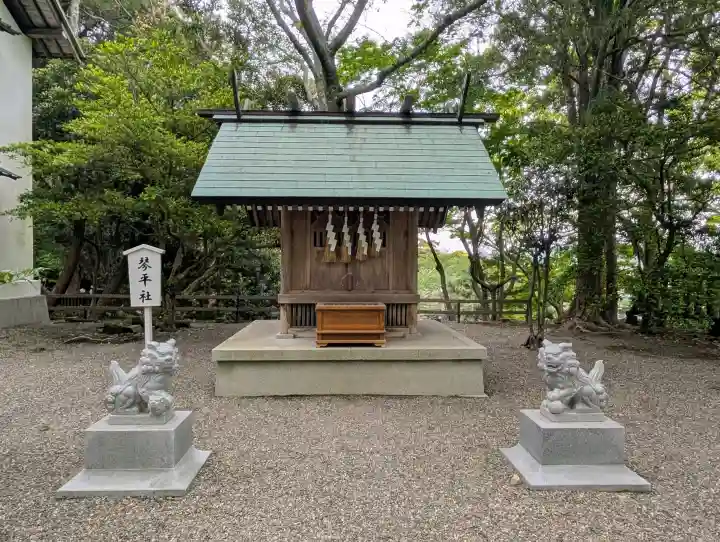 安房神社の{uncategorized: "未分類", other: "その他", undefined: "問題あり", building: "その他建物", grave: "お墓", sacred_gate: "鳥居", guardian: "狛犬", statue: "像", buddha: "仏像", history: "歴史", nature: "自然", garden: "庭園", animal: "動物", pagoda: "塔", temizu: "手水舎", mountain_gate: "山門・神門", sanctuary: "本殿・本堂", subordinate: "末社・摂社", art: "芸術", scenery: "景色", jizo: "地蔵", ema: "絵馬", goshuin: "御朱印", omikuji: "おみくじ", items: "授与品その他", amulet: "お守り", goshuincho: "御朱印帳", eats: "食事", festival: "お祭り", votive_dance: "神楽", shichigosan: "七五三参", wedding: "結婚式", experience: "体験その他", initially: "初詣", around: "周辺", anti_infection: "感染症対策"}