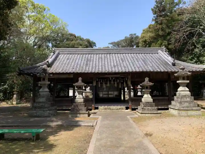 近津神社の本殿・本堂