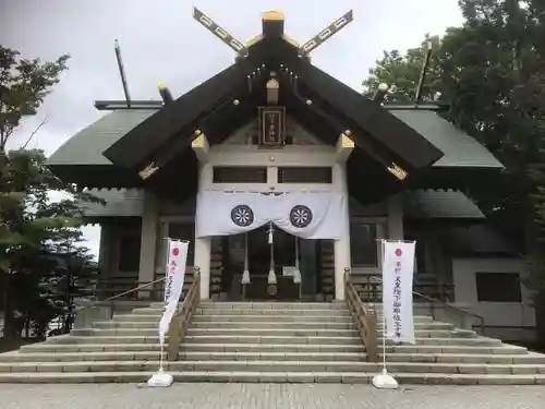 烈々布神社の本殿