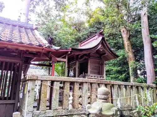 神明神社の本殿