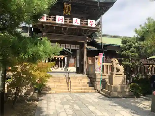 彦島八幡宮の山門・神門