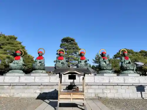 善光寺の{uncategorized: "未分類", other: "その他", undefined: "問題あり", building: "その他建物", grave: "お墓", sacred_gate: "鳥居", guardian: "狛犬", statue: "像", buddha: "仏像", history: "歴史", nature: "自然", garden: "庭園", animal: "動物", pagoda: "塔", temizu: "手水舎", mountain_gate: "山門・神門", sanctuary: "本殿・本堂", subordinate: "末社・摂社", art: "芸術", scenery: "景色", jizo: "地蔵", ema: "絵馬", goshuin: "御朱印", omikuji: "おみくじ", items: "授与品その他", amulet: "お守り", goshuincho: "御朱印帳", eats: "食事", festival: "お祭り", votive_dance: "神楽", shichigosan: "七五三参", wedding: "結婚式", experience: "体験その他", initially: "初詣", around: "周辺", anti_infection: "感染症対策"}