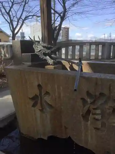 本土神社の手水舎