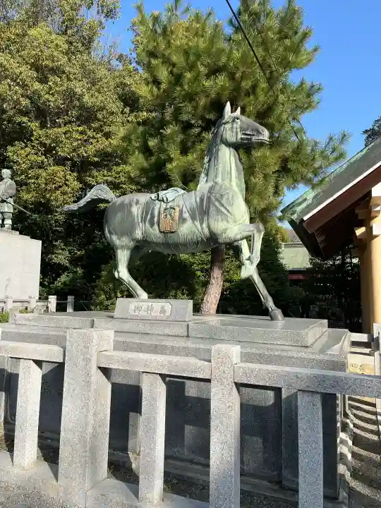 和泉國一之宮 大鳥大社の{uncategorized: "未分類", other: "その他", undefined: "問題あり", building: "その他建物", grave: "お墓", sacred_gate: "鳥居", guardian: "狛犬", statue: "像", buddha: "仏像", history: "歴史", nature: "自然", garden: "庭園", animal: "動物", pagoda: "塔", temizu: "手水舎", mountain_gate: "山門・神門", sanctuary: "本殿・本堂", subordinate: "末社・摂社", art: "芸術", scenery: "景色", jizo: "地蔵", ema: "絵馬", goshuin: "御朱印", omikuji: "おみくじ", items: "授与品その他", amulet: "お守り", goshuincho: "御朱印帳", eats: "食事", festival: "お祭り", votive_dance: "神楽", shichigosan: "七五三参", wedding: "結婚式", experience: "体験その他", initially: "初詣", around: "周辺", anti_infection: "感染症対策"}