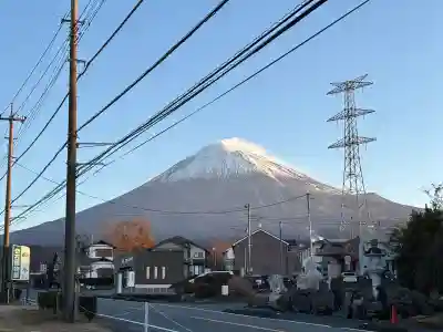 山宮浅間神社の{uncategorized: "未分類", other: "その他", undefined: "問題あり", building: "その他建物", grave: "お墓", sacred_gate: "鳥居", guardian: "狛犬", statue: "像", buddha: "仏像", history: "歴史", nature: "自然", garden: "庭園", animal: "動物", pagoda: "塔", temizu: "手水舎", mountain_gate: "山門・神門", sanctuary: "本殿・本堂", subordinate: "末社・摂社", art: "芸術", scenery: "景色", jizo: "地蔵", ema: "絵馬", goshuin: "御朱印", omikuji: "おみくじ", items: "授与品その他", amulet: "お守り", goshuincho: "御朱印帳", eats: "食事", festival: "お祭り", votive_dance: "神楽", shichigosan: "七五三参", wedding: "結婚式", experience: "体験その他", initially: "初詣", around: "周辺", anti_infection: "感染症対策"}