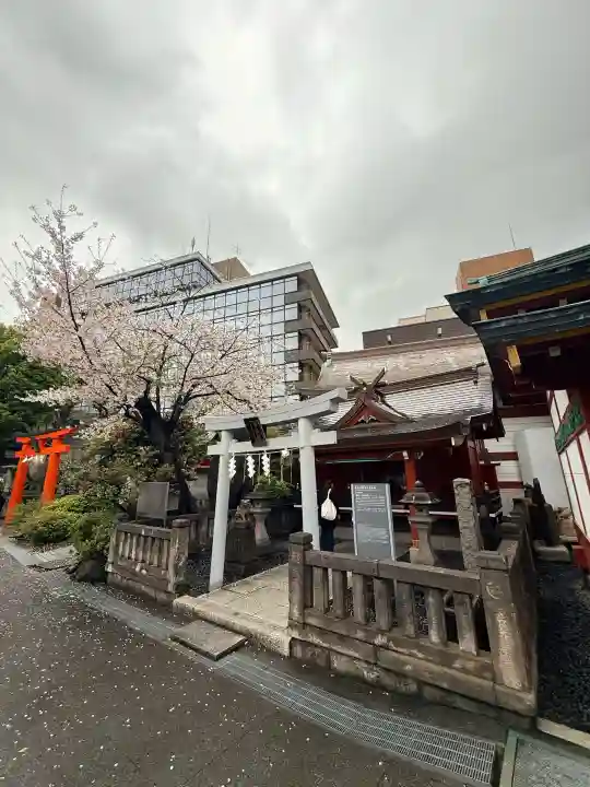 神田神社(神田明神)の{uncategorized: "未分類", other: "その他", undefined: "問題あり", building: "その他建物", grave: "お墓", sacred_gate: "鳥居", guardian: "狛犬", statue: "像", buddha: "仏像", history: "歴史", nature: "自然", garden: "庭園", animal: "動物", pagoda: "塔", temizu: "手水舎", mountain_gate: "山門・神門", sanctuary: "本殿・本堂", subordinate: "末社・摂社", art: "芸術", scenery: "景色", jizo: "地蔵", ema: "絵馬", goshuin: "御朱印", omikuji: "おみくじ", items: "授与品その他", amulet: "お守り", goshuincho: "御朱印帳", eats: "食事", festival: "お祭り", votive_dance: "神楽", shichigosan: "七五三参", wedding: "結婚式", experience: "体験その他", initially: "初詣", around: "周辺", anti_infection: "感染症対策"}