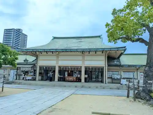 難波大社　生國魂神社の{uncategorized: "未分類", other: "その他", undefined: "問題あり", building: "その他建物", grave: "お墓", sacred_gate: "鳥居", guardian: "狛犬", statue: "像", buddha: "仏像", history: "歴史", nature: "自然", garden: "庭園", animal: "動物", pagoda: "塔", temizu: "手水舎", mountain_gate: "山門・神門", sanctuary: "本殿・本堂", subordinate: "末社・摂社", art: "芸術", scenery: "景色", jizo: "地蔵", ema: "絵馬", goshuin: "御朱印", omikuji: "おみくじ", items: "授与品その他", amulet: "お守り", goshuincho: "御朱印帳", eats: "食事", festival: "お祭り", votive_dance: "神楽", shichigosan: "七五三参", wedding: "結婚式", experience: "体験その他", initially: "初詣", around: "周辺", anti_infection: "感染症対策"}