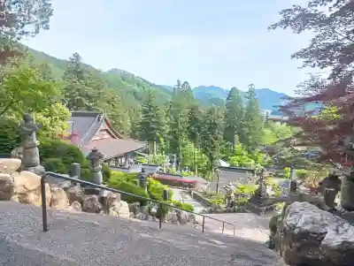 華厳寺の{uncategorized: "未分類", other: "その他", undefined: "問題あり", building: "その他建物", grave: "お墓", sacred_gate: "鳥居", guardian: "狛犬", statue: "像", buddha: "仏像", history: "歴史", nature: "自然", garden: "庭園", animal: "動物", pagoda: "塔", temizu: "手水舎", mountain_gate: "山門・神門", sanctuary: "本殿・本堂", subordinate: "末社・摂社", art: "芸術", scenery: "景色", jizo: "地蔵", ema: "絵馬", goshuin: "御朱印", omikuji: "おみくじ", items: "授与品その他", amulet: "お守り", goshuincho: "御朱印帳", eats: "食事", festival: "お祭り", votive_dance: "神楽", shichigosan: "七五三参", wedding: "結婚式", experience: "体験その他", initially: "初詣", around: "周辺", anti_infection: "感染症対策"}