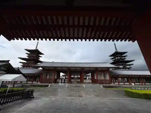 薬師寺の{uncategorized: "未分類", other: "その他", undefined: "問題あり", building: "その他建物", grave: "お墓", sacred_gate: "鳥居", guardian: "狛犬", statue: "像", buddha: "仏像", history: "歴史", nature: "自然", garden: "庭園", animal: "動物", pagoda: "塔", temizu: "手水舎", mountain_gate: "山門・神門", sanctuary: "本殿・本堂", subordinate: "末社・摂社", art: "芸術", scenery: "景色", jizo: "地蔵", ema: "絵馬", goshuin: "御朱印", omikuji: "おみくじ", items: "授与品その他", amulet: "お守り", goshuincho: "御朱印帳", eats: "食事", festival: "お祭り", votive_dance: "神楽", shichigosan: "七五三参", wedding: "結婚式", experience: "体験その他", initially: "初詣", around: "周辺", anti_infection: "感染症対策"}
