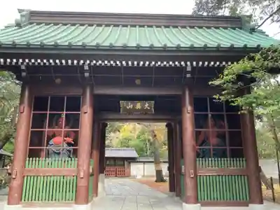 高徳院の山門・神門