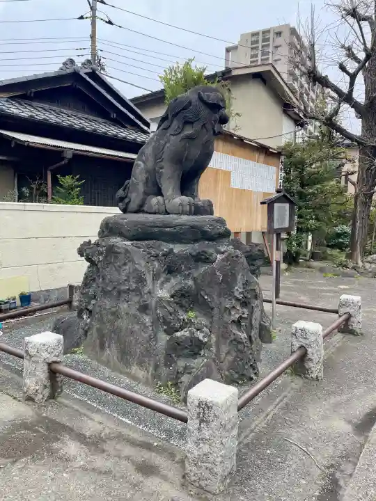 河原町稲荷神社の{uncategorized: "未分類", other: "その他", undefined: "問題あり", building: "その他建物", grave: "お墓", sacred_gate: "鳥居", guardian: "狛犬", statue: "像", buddha: "仏像", history: "歴史", nature: "自然", garden: "庭園", animal: "動物", pagoda: "塔", temizu: "手水舎", mountain_gate: "山門・神門", sanctuary: "本殿・本堂", subordinate: "末社・摂社", art: "芸術", scenery: "景色", jizo: "地蔵", ema: "絵馬", goshuin: "御朱印", omikuji: "おみくじ", items: "授与品その他", amulet: "お守り", goshuincho: "御朱印帳", eats: "食事", festival: "お祭り", votive_dance: "神楽", shichigosan: "七五三参", wedding: "結婚式", experience: "体験その他", initially: "初詣", around: "周辺", anti_infection: "感染症対策"}