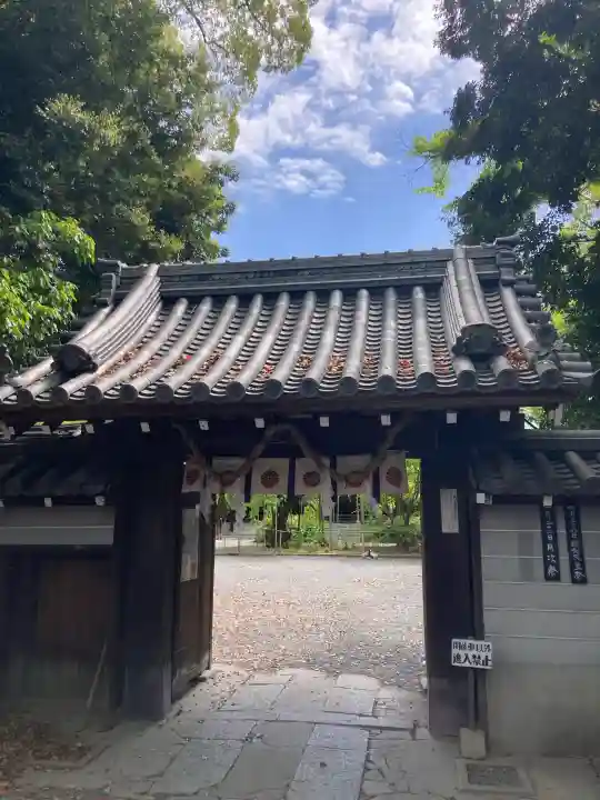 水無瀬神宮の{uncategorized: "未分類", other: "その他", undefined: "問題あり", building: "その他建物", grave: "お墓", sacred_gate: "鳥居", guardian: "狛犬", statue: "像", buddha: "仏像", history: "歴史", nature: "自然", garden: "庭園", animal: "動物", pagoda: "塔", temizu: "手水舎", mountain_gate: "山門・神門", sanctuary: "本殿・本堂", subordinate: "末社・摂社", art: "芸術", scenery: "景色", jizo: "地蔵", ema: "絵馬", goshuin: "御朱印", omikuji: "おみくじ", items: "授与品その他", amulet: "お守り", goshuincho: "御朱印帳", eats: "食事", festival: "お祭り", votive_dance: "神楽", shichigosan: "七五三参", wedding: "結婚式", experience: "体験その他", initially: "初詣", around: "周辺", anti_infection: "感染症対策"}