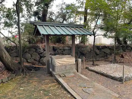 御食神社（豊受大神宮摂社）の{uncategorized: "未分類", other: "その他", undefined: "問題あり", building: "その他建物", grave: "お墓", sacred_gate: "鳥居", guardian: "狛犬", statue: "像", buddha: "仏像", history: "歴史", nature: "自然", garden: "庭園", animal: "動物", pagoda: "塔", temizu: "手水舎", mountain_gate: "山門・神門", sanctuary: "本殿・本堂", subordinate: "末社・摂社", art: "芸術", scenery: "景色", jizo: "地蔵", ema: "絵馬", goshuin: "御朱印", omikuji: "おみくじ", items: "授与品その他", amulet: "お守り", goshuincho: "御朱印帳", eats: "食事", festival: "お祭り", votive_dance: "神楽", shichigosan: "七五三参", wedding: "結婚式", experience: "体験その他", initially: "初詣", around: "周辺", anti_infection: "感染症対策"}