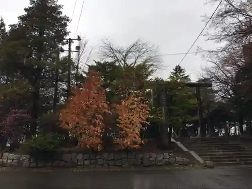 江別神社の庭園