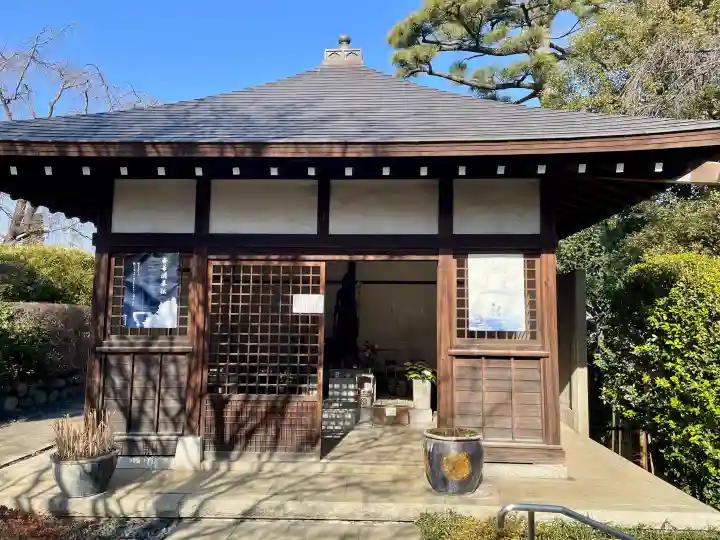 東長谷寺 薬王院の{uncategorized: "未分類", other: "その他", undefined: "問題あり", building: "その他建物", grave: "お墓", sacred_gate: "鳥居", guardian: "狛犬", statue: "像", buddha: "仏像", history: "歴史", nature: "自然", garden: "庭園", animal: "動物", pagoda: "塔", temizu: "手水舎", mountain_gate: "山門・神門", sanctuary: "本殿・本堂", subordinate: "末社・摂社", art: "芸術", scenery: "景色", jizo: "地蔵", ema: "絵馬", goshuin: "御朱印", omikuji: "おみくじ", items: "授与品その他", amulet: "お守り", goshuincho: "御朱印帳", eats: "食事", festival: "お祭り", votive_dance: "神楽", shichigosan: "七五三参", wedding: "結婚式", experience: "体験その他", initially: "初詣", around: "周辺", anti_infection: "感染症対策"}