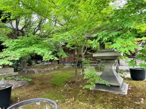勝林寺の{uncategorized: "未分類", other: "その他", undefined: "問題あり", building: "その他建物", grave: "お墓", sacred_gate: "鳥居", guardian: "狛犬", statue: "像", buddha: "仏像", history: "歴史", nature: "自然", garden: "庭園", animal: "動物", pagoda: "塔", temizu: "手水舎", mountain_gate: "山門・神門", sanctuary: "本殿・本堂", subordinate: "末社・摂社", art: "芸術", scenery: "景色", jizo: "地蔵", ema: "絵馬", goshuin: "御朱印", omikuji: "おみくじ", items: "授与品その他", amulet: "お守り", goshuincho: "御朱印帳", eats: "食事", festival: "お祭り", votive_dance: "神楽", shichigosan: "七五三参", wedding: "結婚式", experience: "体験その他", initially: "初詣", around: "周辺", anti_infection: "感染症対策"}