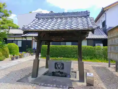 阿弥陀寺の手水舎