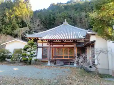 平等寺の本殿・本堂